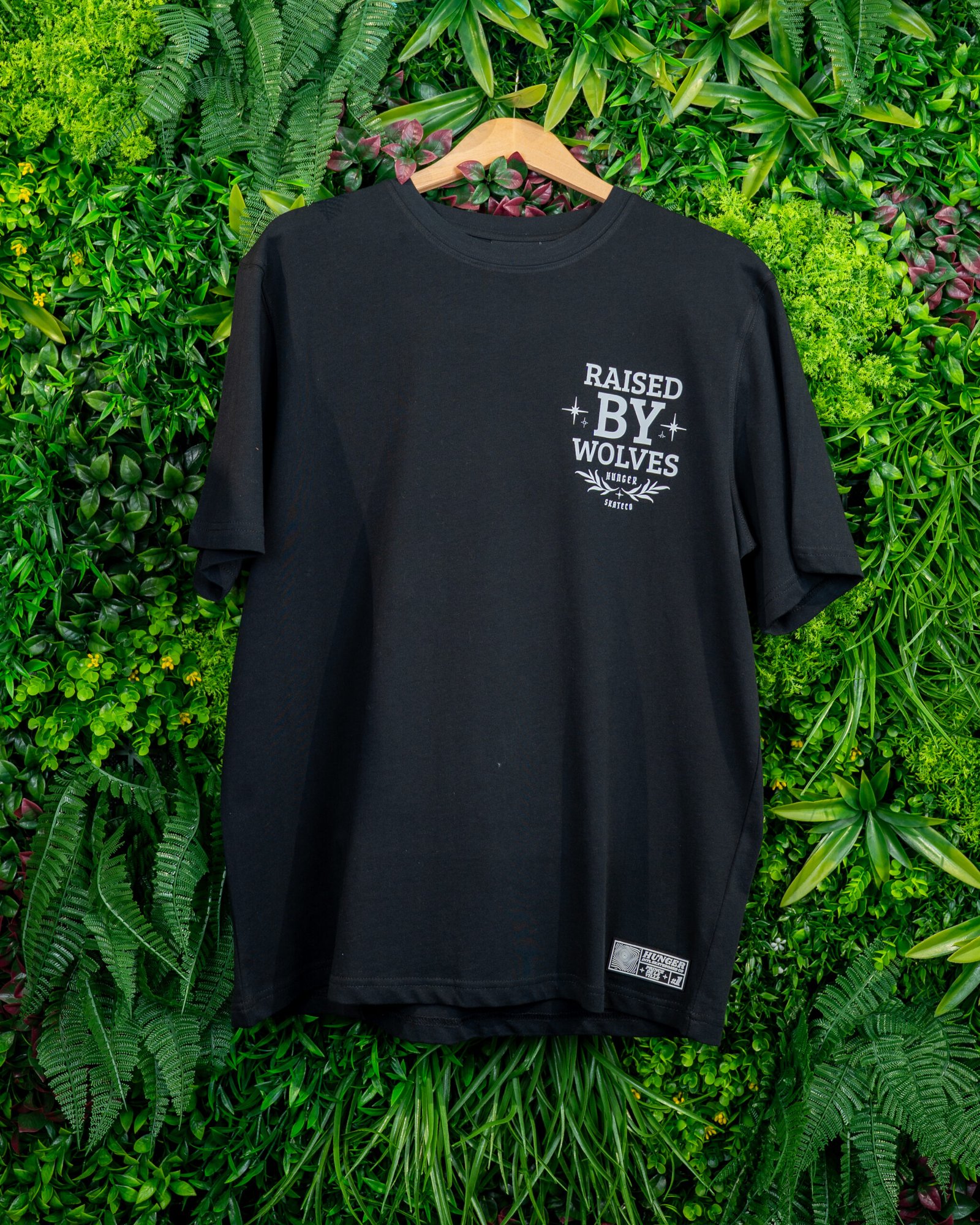 Hunger Tee Wolves Black
