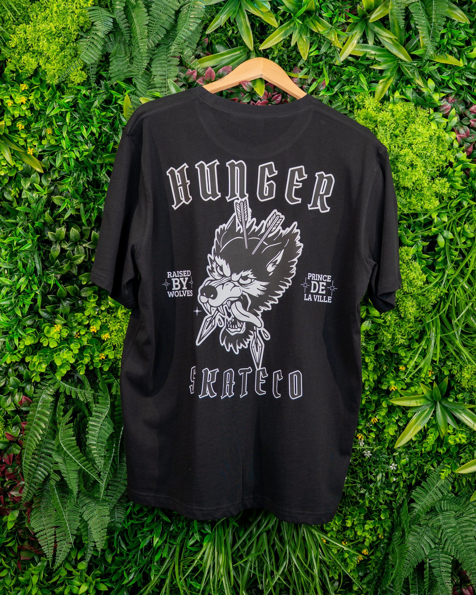 Hunger Tee Wolves Black