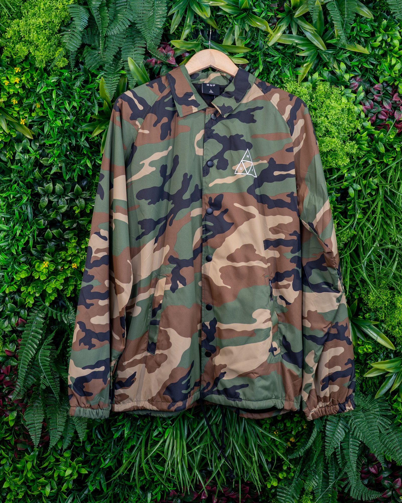 HUF ESSENTIALS TT COACHES WOODLAND