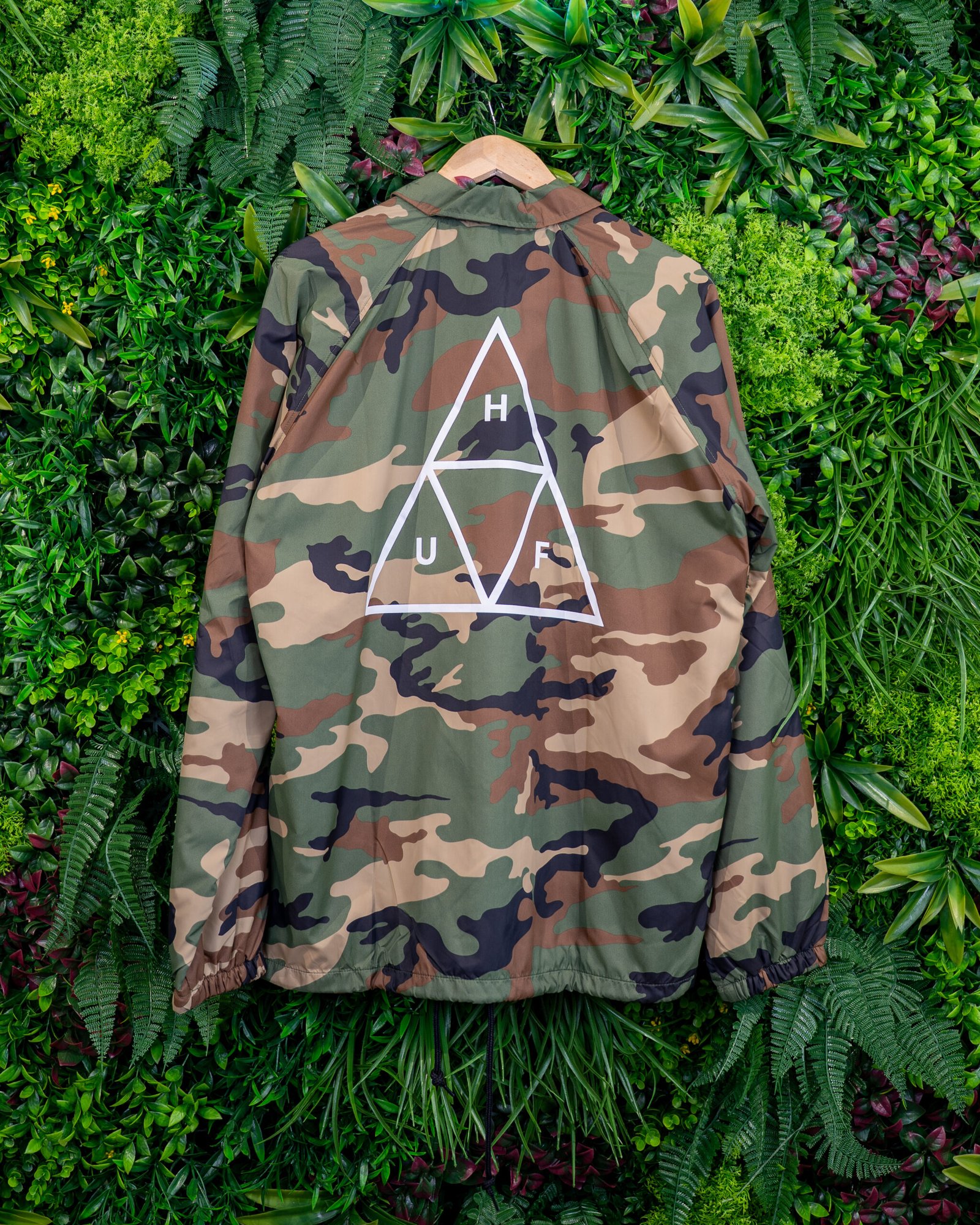 HUF ESSENTIALS TT COACHES WOODLAND