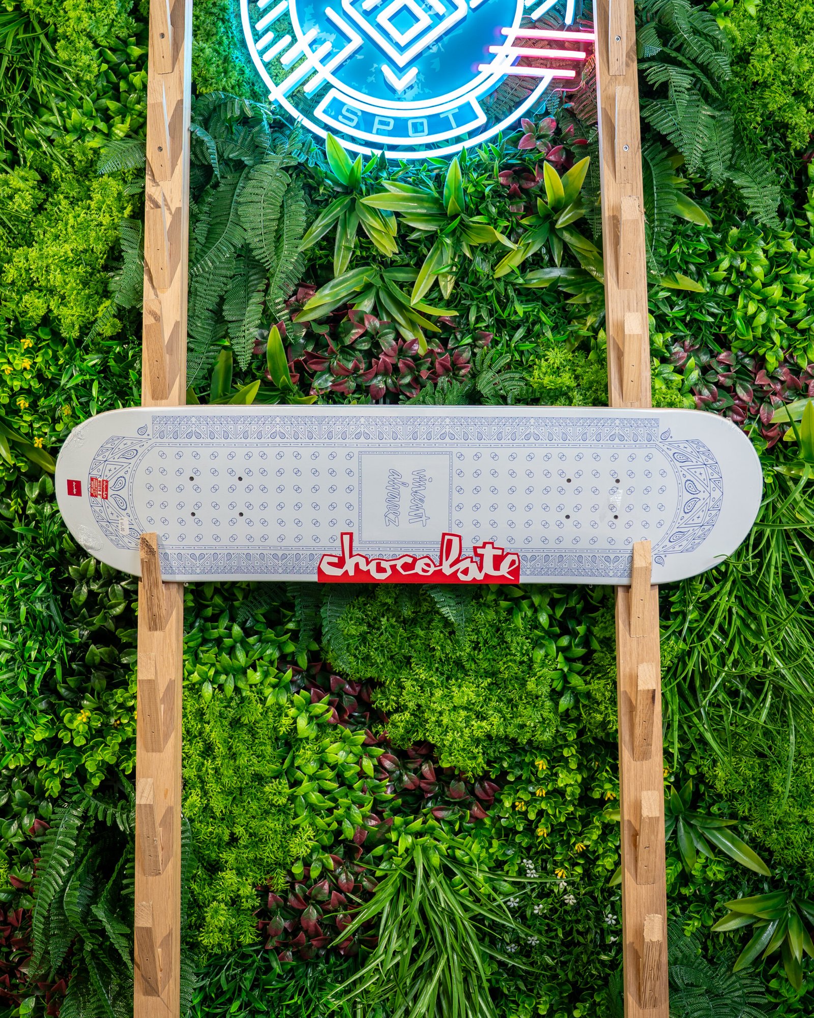 CHOCOLAT CHOCOLAT DECK BANDANA UNIQUE ALVAREZ 8,25 X 31,875 X 14 WB