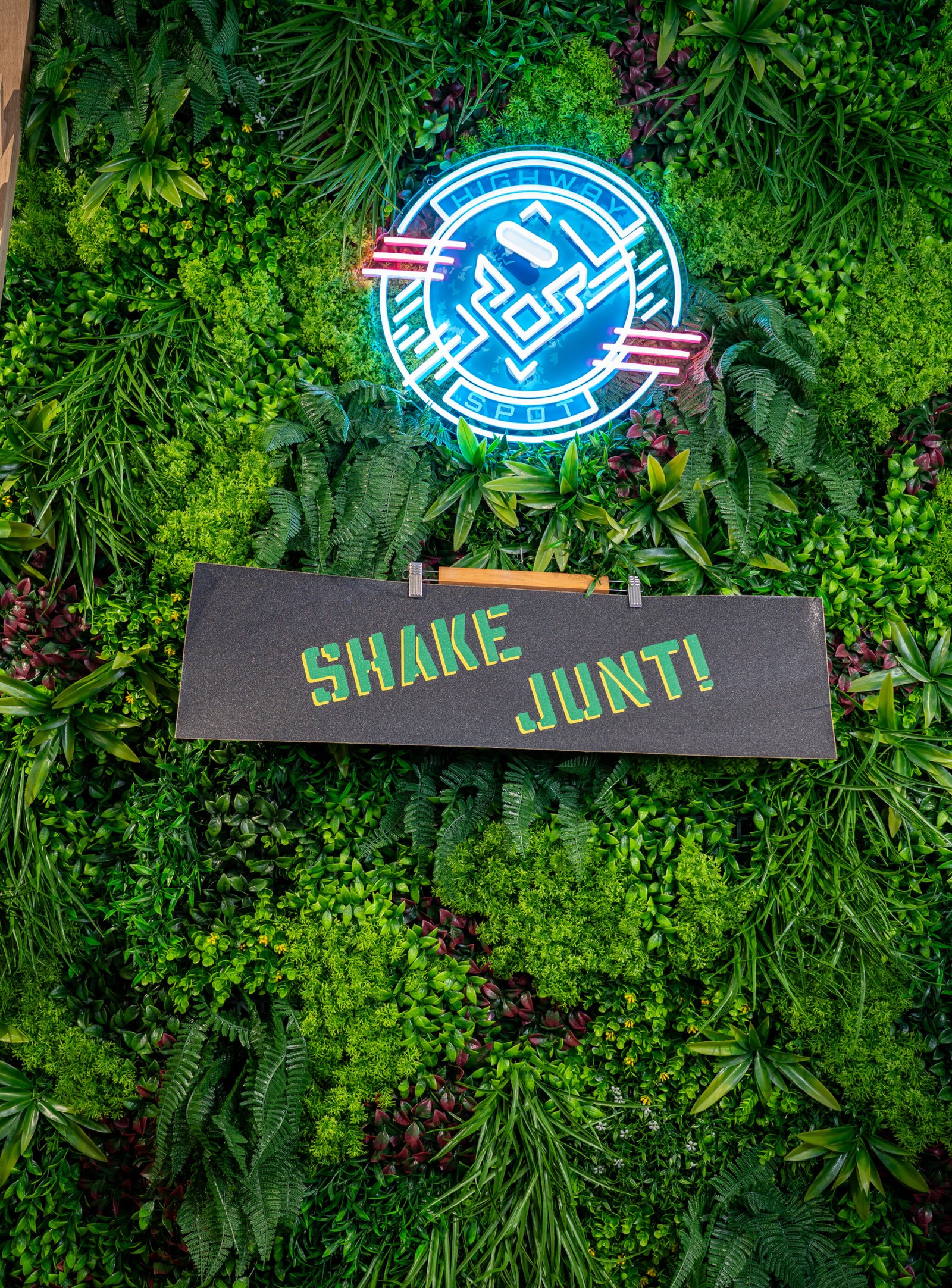 SHAKE JUNT GRIP PLAQUE SPRAYED 9 X 33