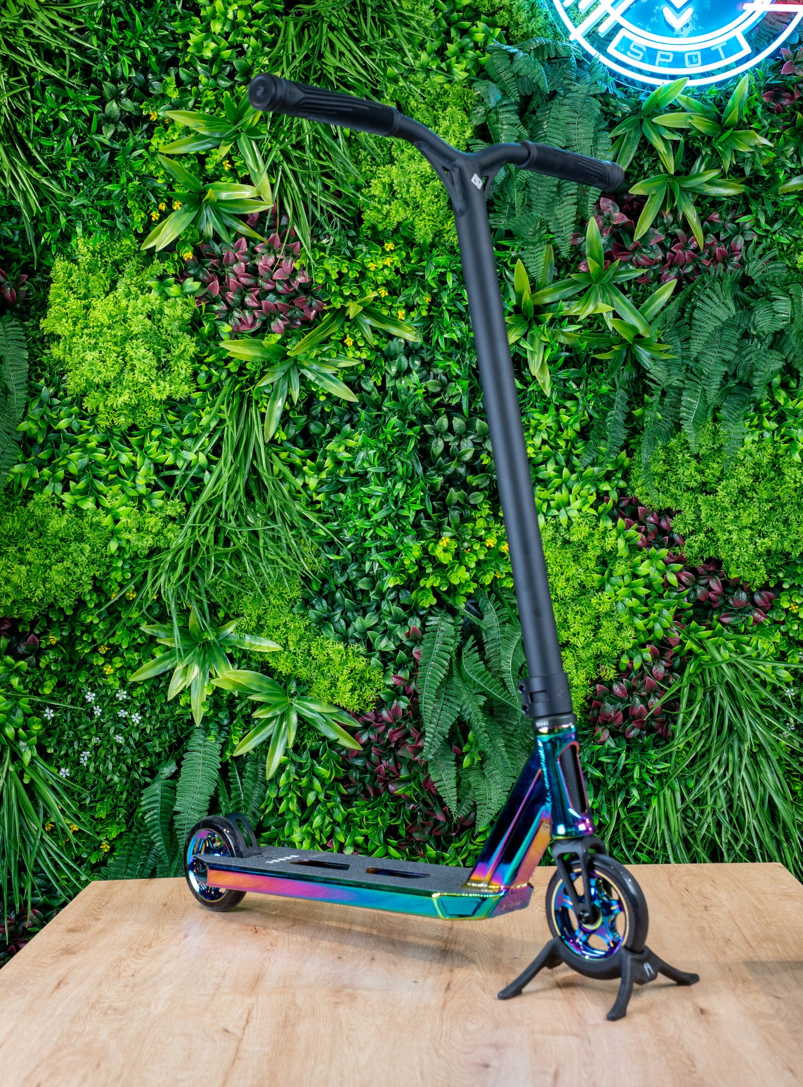 Trottinette Freestyle drône element v2 Neochrome
