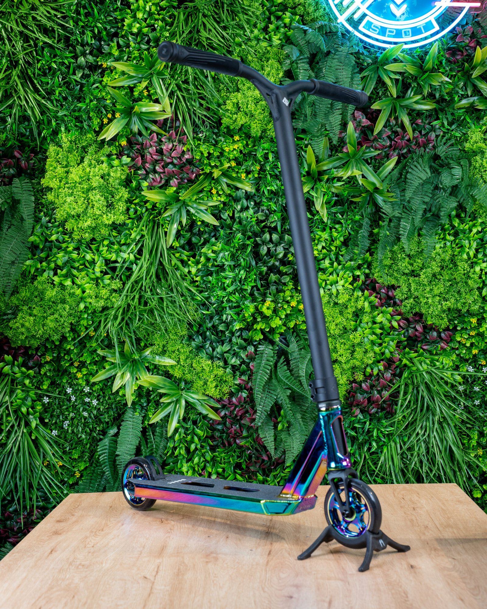 Trottinette Freestyle drône element v2 Neochrome