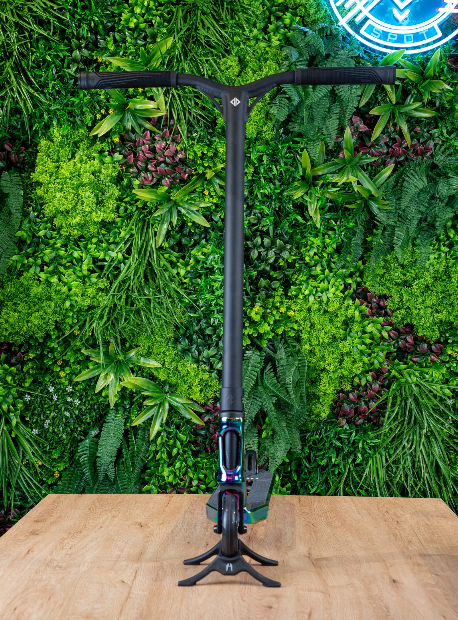 Trottinette Freestyle drône element v2 Neochrome